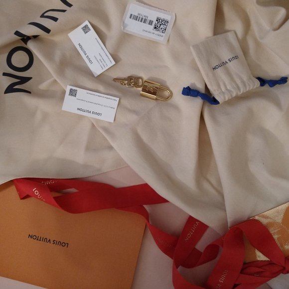 Louis Vuitton M41106 Speedy 40 in monogram -- brand new - Picture 7 of 10